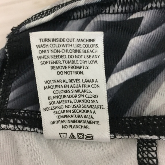 * Danskin Black/White/Grey Athletic Capris, Size Small - Picture 7 of 7